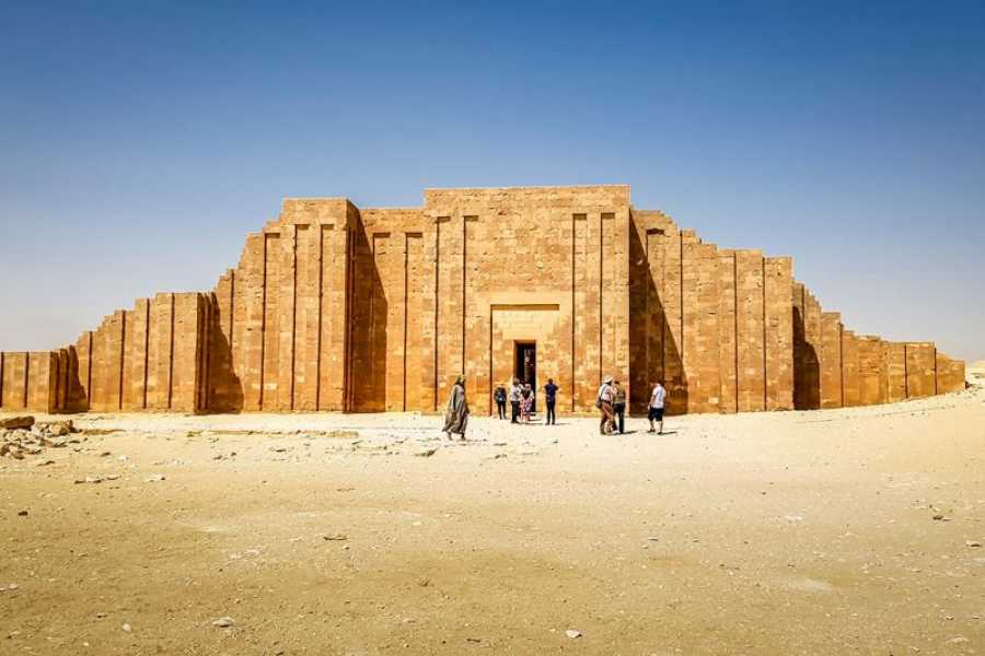 Full-Day Tour: Giza Pyramids, Memphis City, and Saqqara Pyramid - image 1
